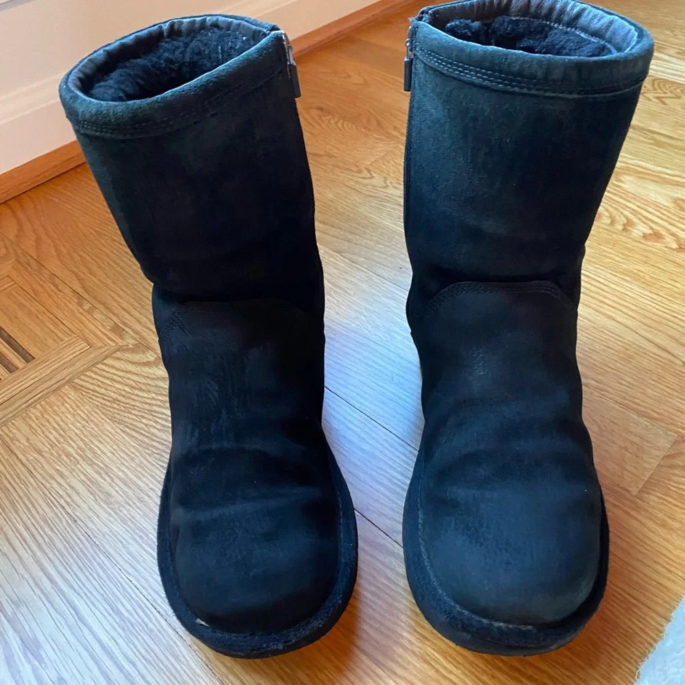 UGG Classic Boots - Picture 3 of 16